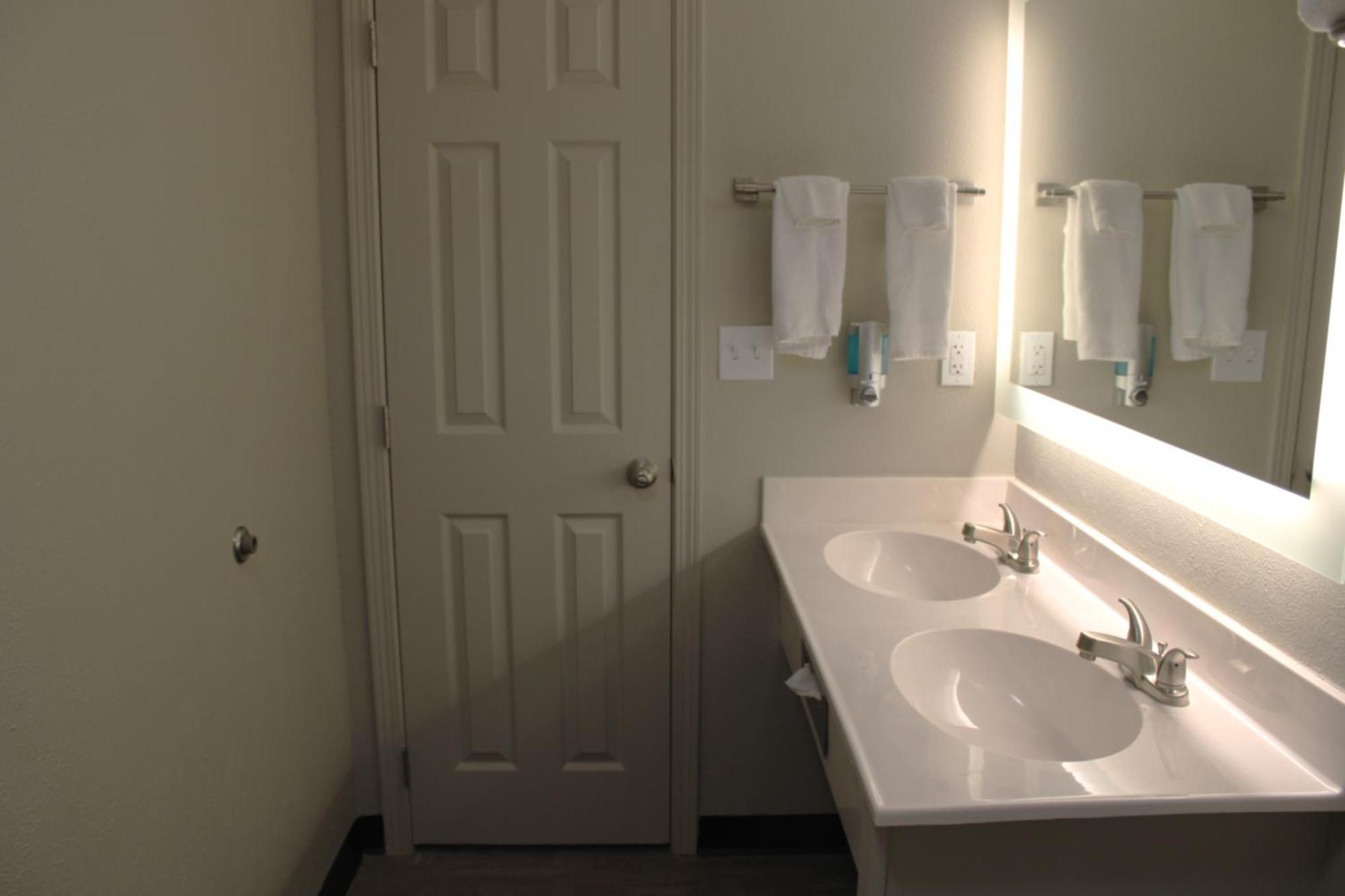 Boarders Inn And Suites By Cobblestone Lamar Missouri Extérieur photo